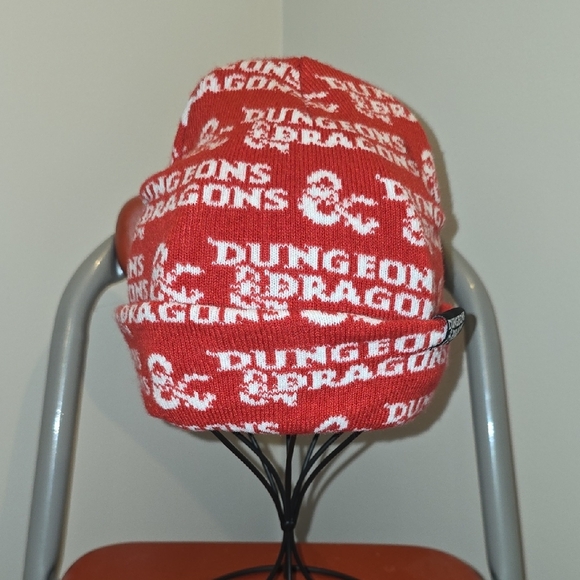 Dungeons & Dragons Red Kids Beanie D&D - Picture 1 of 5